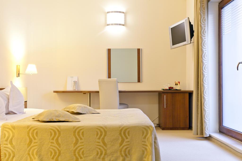 Euro Hotels Gara De Nord Boekarest Buitenkant foto