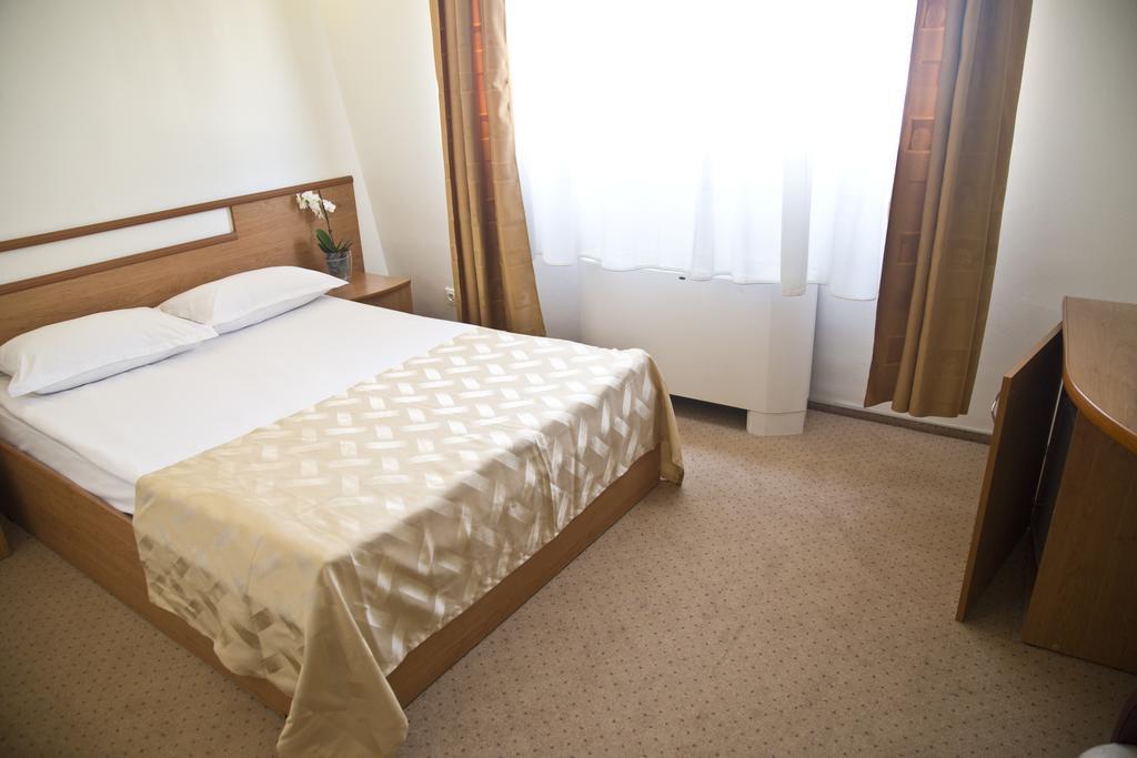 Euro Hotels Gara De Nord Boekarest Buitenkant foto