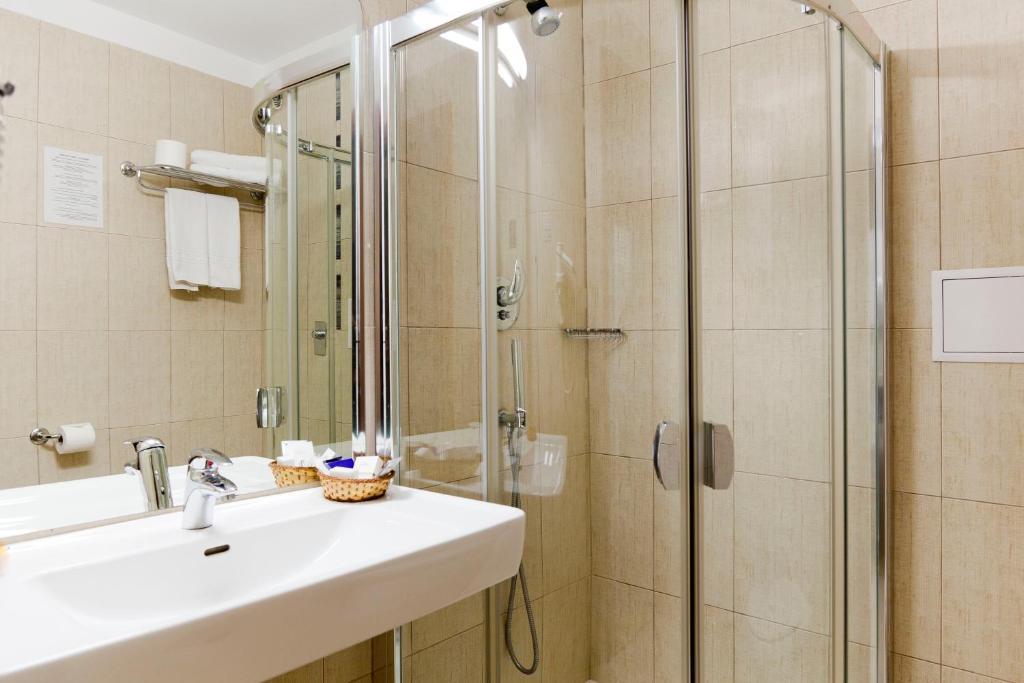 Euro Hotels Gara De Nord Boekarest Kamer foto